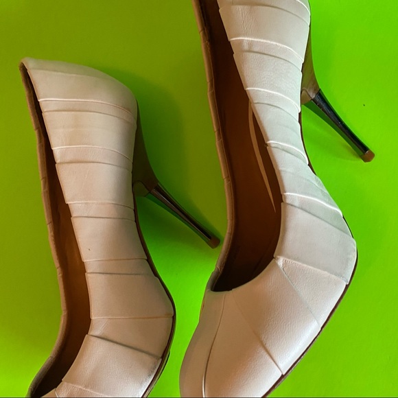 BCBG Max Azria bumps - Picture 5 of 7